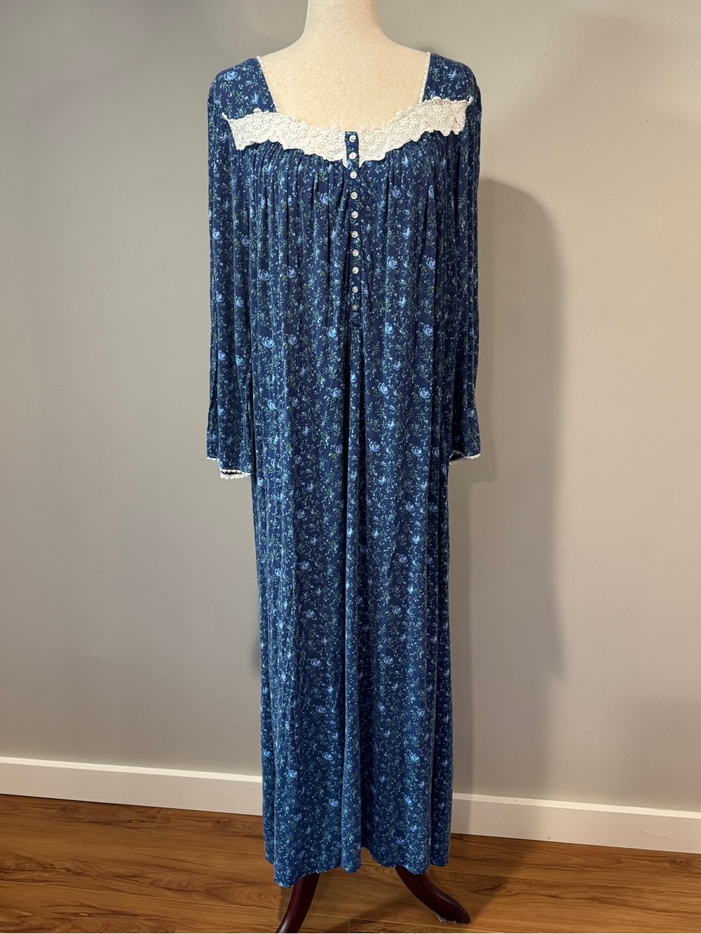 Eileen West Blue Ditsy Floral Long Sleeve Maxi Nightgown Lace Trim Cottagecore L